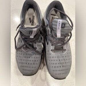 Brooks Ghost 13 like new women’s size 11. Gray with lavender accents
